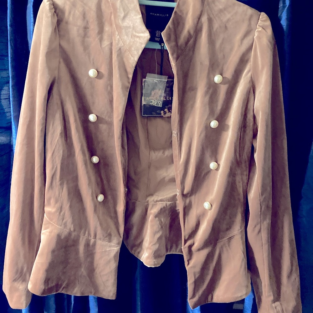 Amaryllis velvet blazer. New!